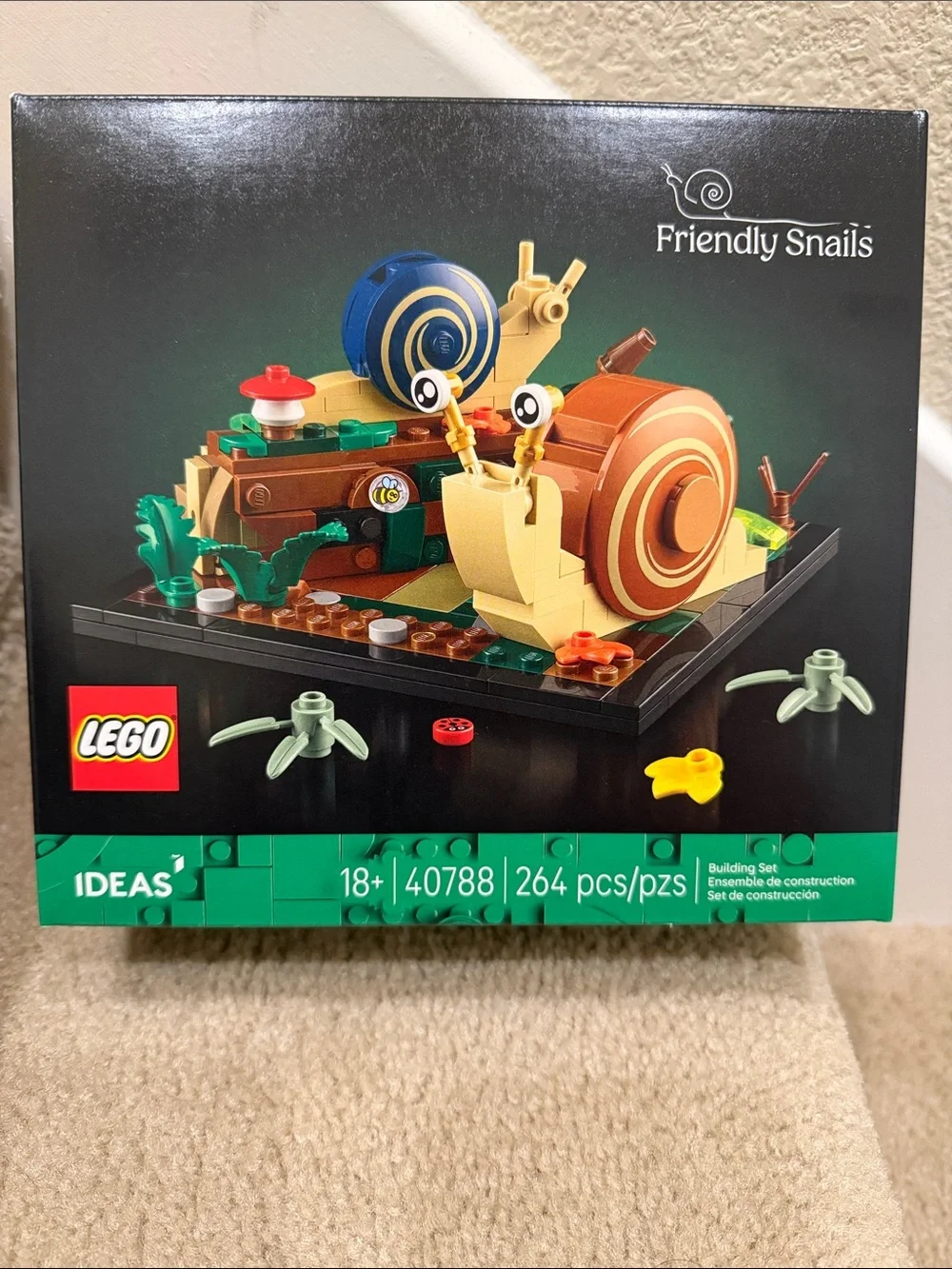 LEGO Friendly Snails Building Set - Blue, Brown & Tan Snails - sealed